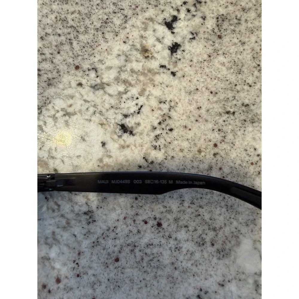Maui Jim HUELO Sunglasses POLARIZED HCL Matte Black / Hawaii Lava RM449-02